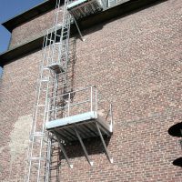 scale-a-gabbia-vertic-sicurezza-in-altezza