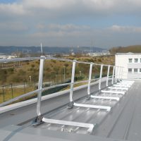 protezione-collettiva-vertic-sicurezza-in-altezza-parapetto-su-cassone-acciaio